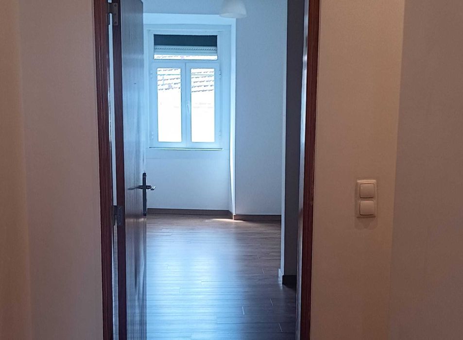 Excelente apartamento T2 no centro de Alcântara