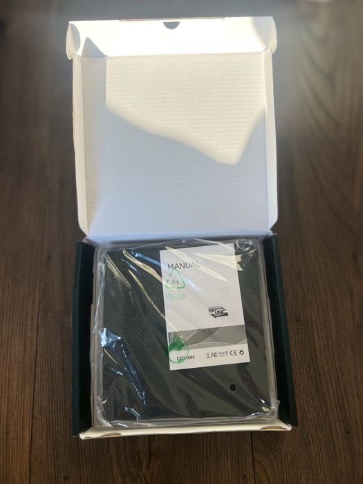 Zewnętrzny napęd CD/DVD USB-C / USB – nowy, kompletny