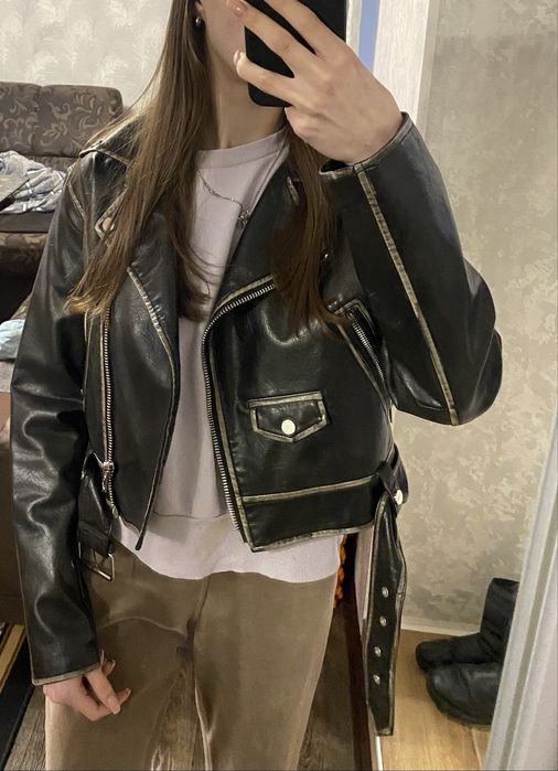 жіноча шкіряна куртка