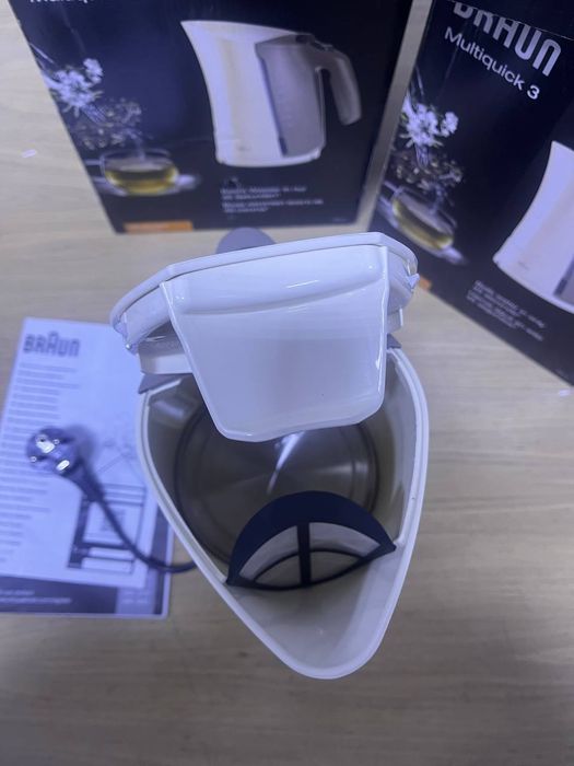 Електрочайник Braun wk 300 cream