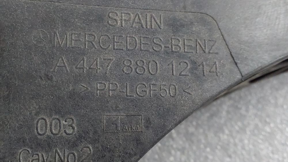 Guia de pára-choques frente direito MERCEDES-BENZ Vito (W447)