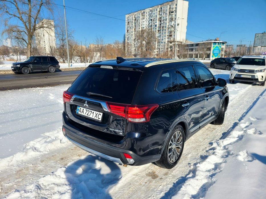 Mitsubishi Outlande 2017 2.4 газ-бензин