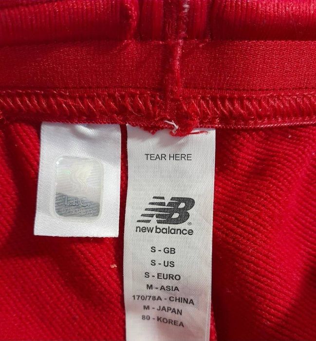 Спортивные футбольные штаны Liverpool S New Balance Оригинал