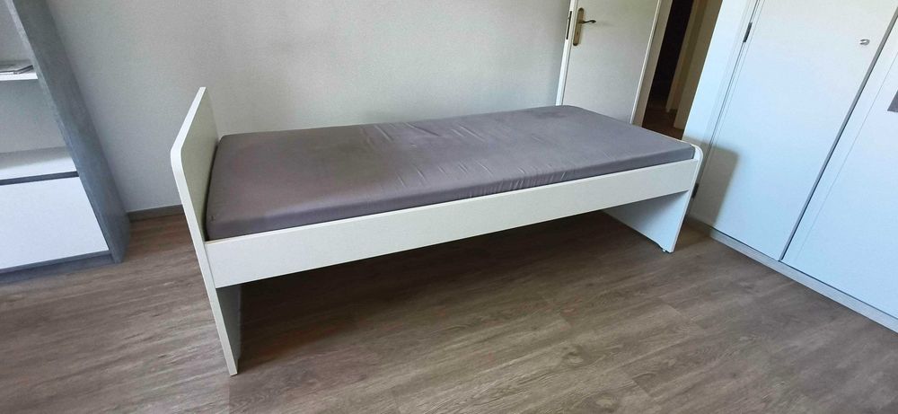 Cama de solteiro IKEA SLÄKT com estrado e manual de instruções