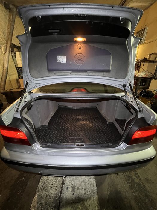 Продам BMW е39 520