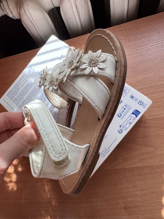 Босоніжки Zara на дівчинку