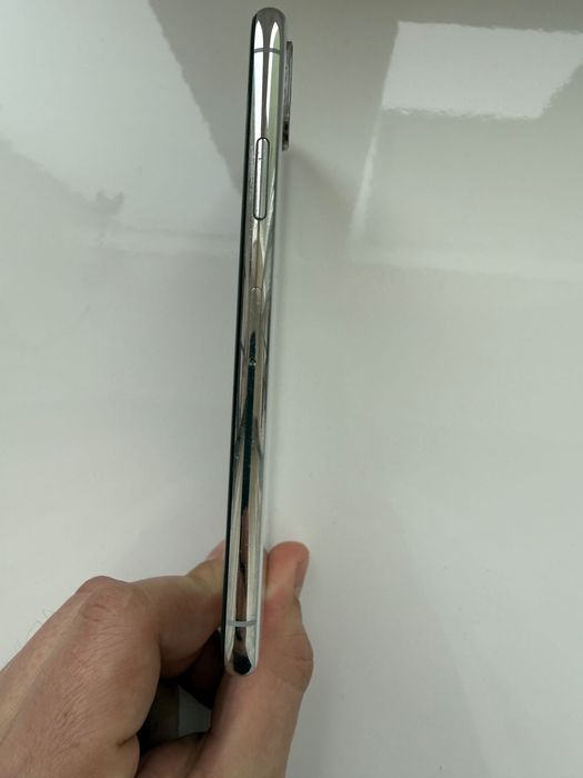 Телефон IPhone X