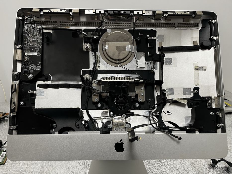 Apple Imac 21.5 A1311 2011 на запчастини розбір