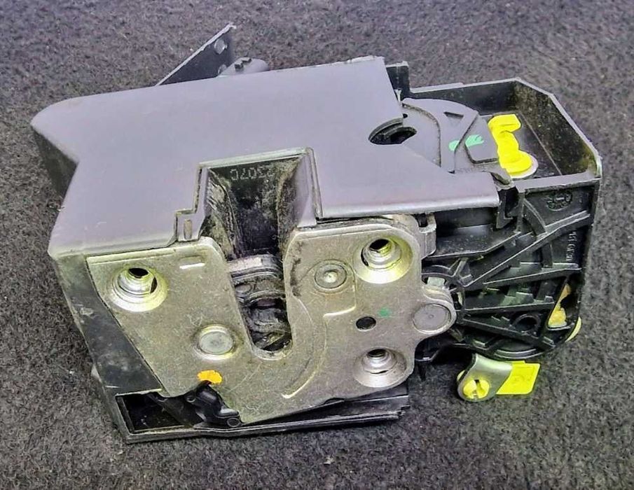Fechadura / Fecho Porta Trás Esquerdo 805039382RE - DACIA SANDERO II