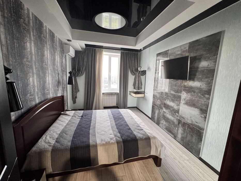 Продам комплект меблів для спальні з саимовивозом