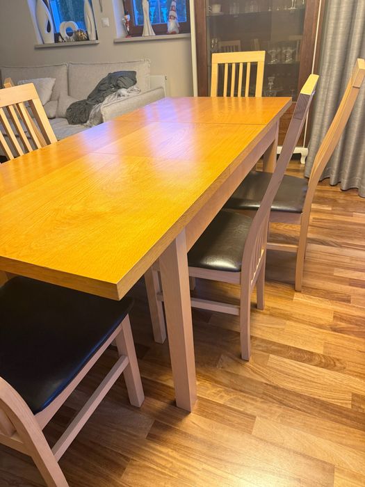 Stół drewniany 6 krzeseł