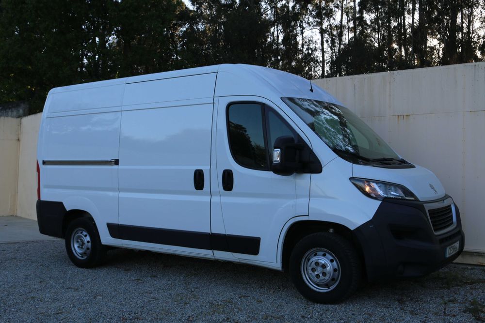 Peugeot Boxer 2019 L2H2 com Rampa