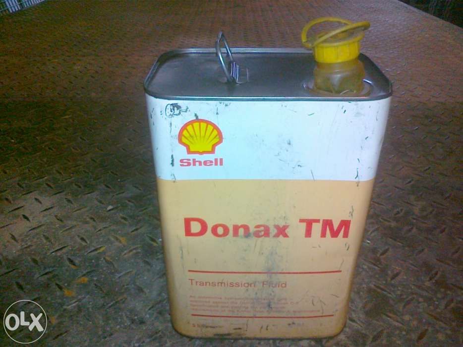 Embalagens / Latas antigas de óleo e massa.