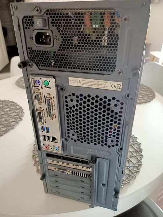 Komputer stacjonarny