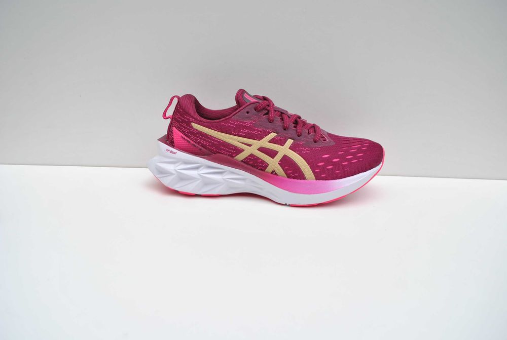 Buty do biegania Asics Novablast 2