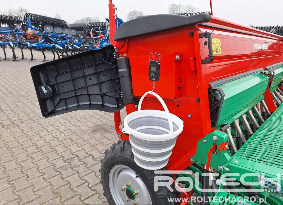 Siewnik Zbożowy 3m AGRO-MASZ SR301 Stopkowy Talerzowy SN301 Model 2025