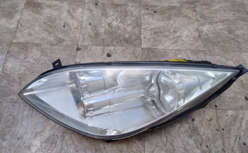 Mitsubishi Colt фара права ліва