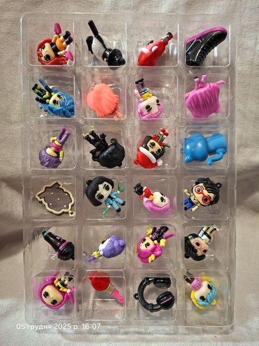 Кейпоп охотницы на демонов адвент календарь фигурки брелки 24 шт. Руми