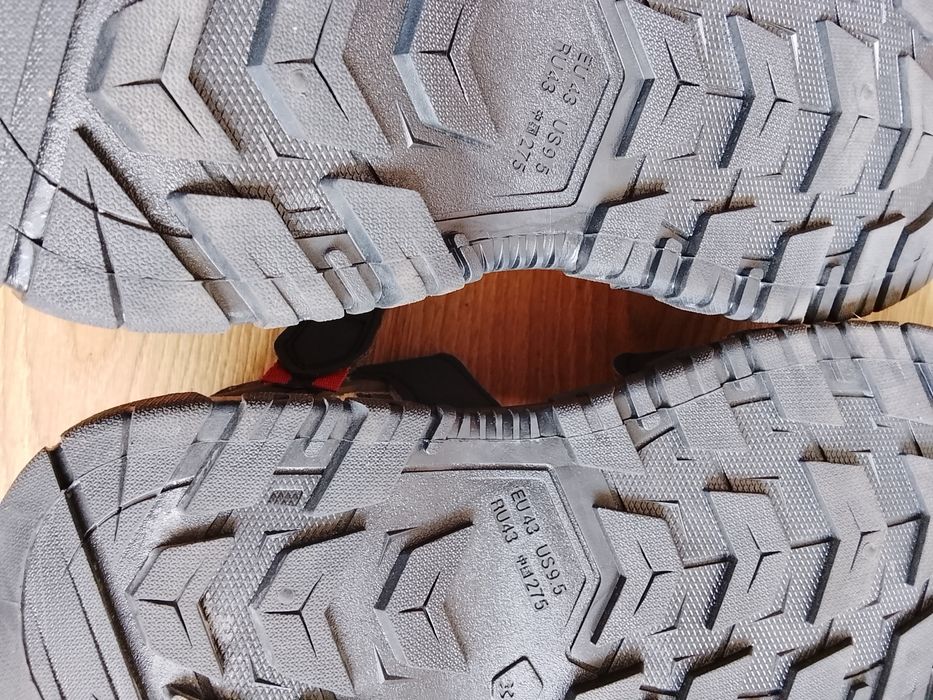 Sandálias da Quechua