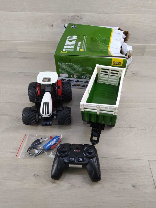 Korody RC Farm Tractor Ciągnik zdalnie sterowany z przyczepą 2.4G 1:24