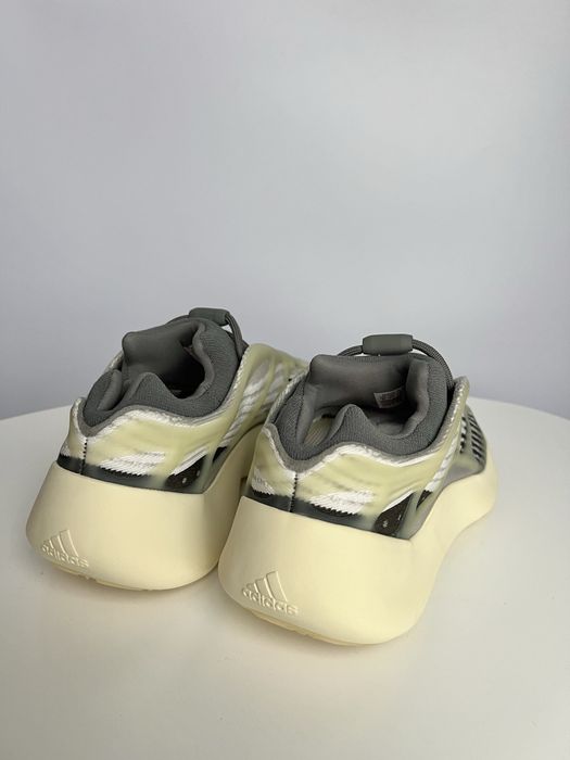 Кросівки ОРИГІНАЛ Adidas Yezzy Boost 700 V3 нові