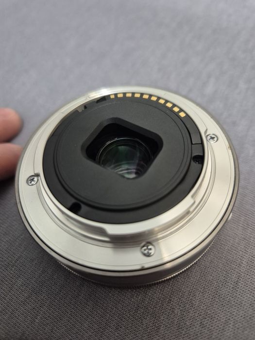 Sony E 16mm F/2.8 naleśnik