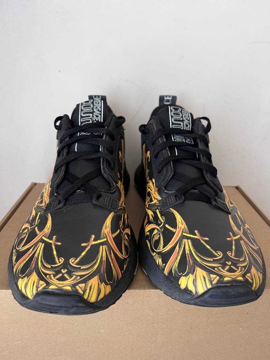 продам кроссовки versace couture