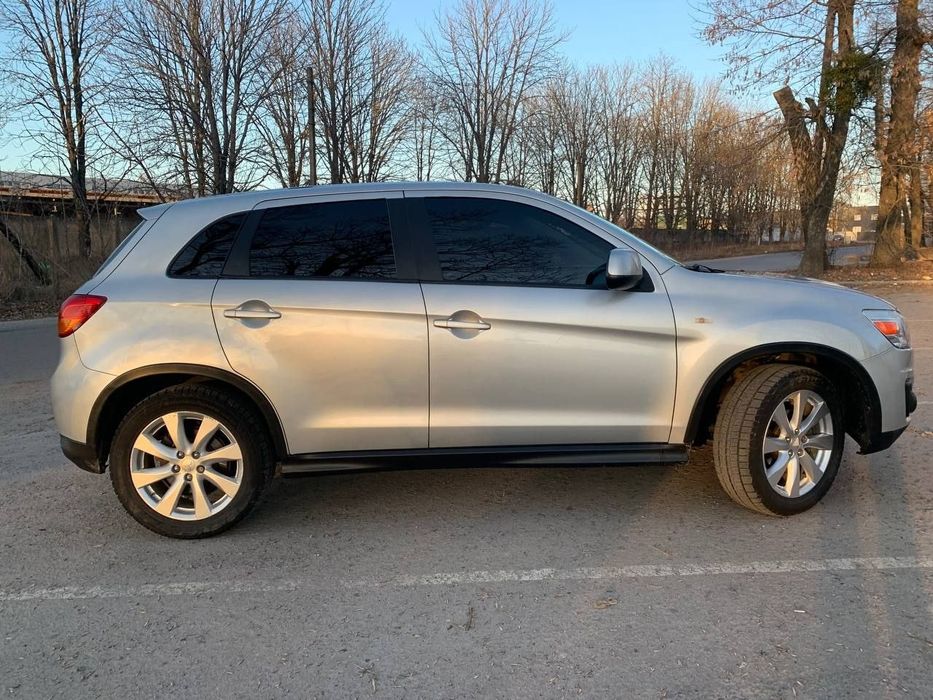 Mitsubishi outlander sport.