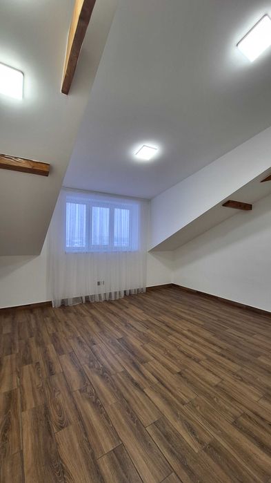 Простора квартира в центрі (86,4 м²) — вул. Підгірянки
