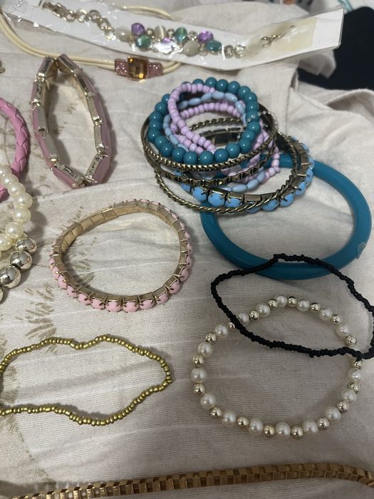 Бижутерия , украшения. Серьги, Кольца , Браслеты, ожерелья, цепочки.