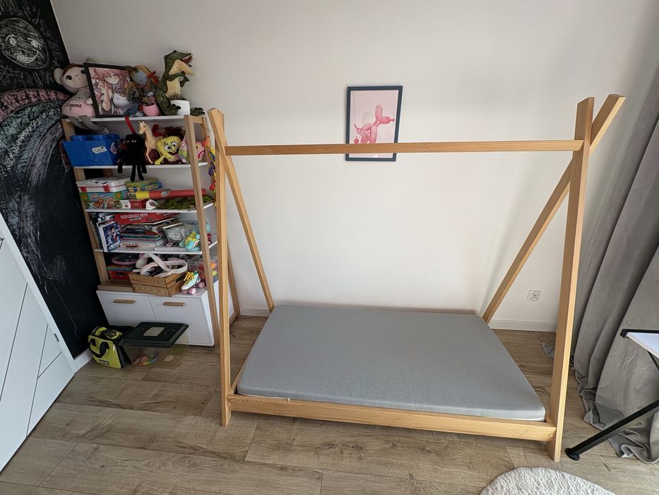 Łóżko dziecięce TIPI 90×200 z materacem – drewno bukowe