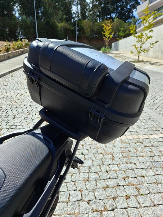 Honda NC750X 2022 - extras, pneus novos e revisão