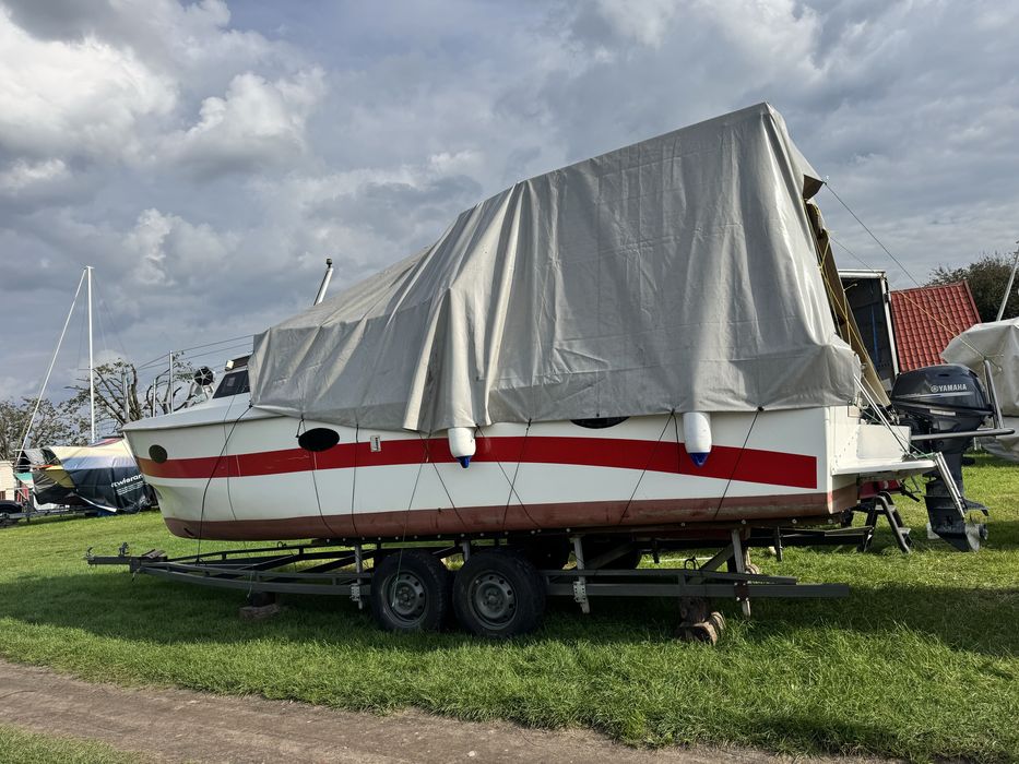 Sprzedam lub zamienię   jacht,houseboat,Weekend 820