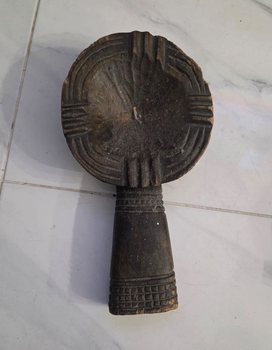 Madeira Africana Decoração