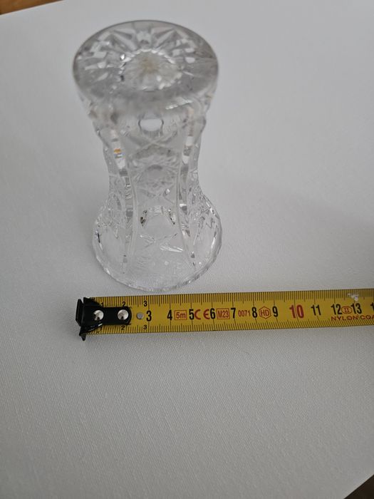 Mały wazonik kryształowy