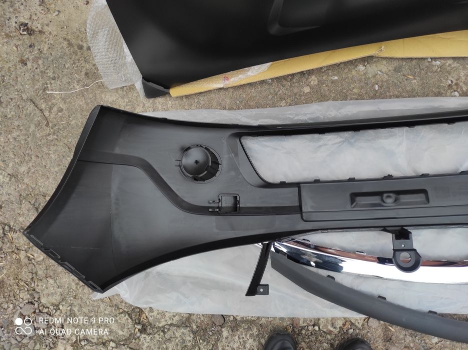 Бампер решотка Dacia Sandero Сандеро