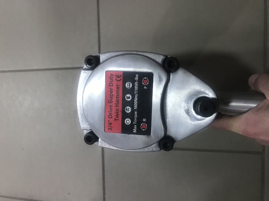 Пневмогайковерт пневмопистолет