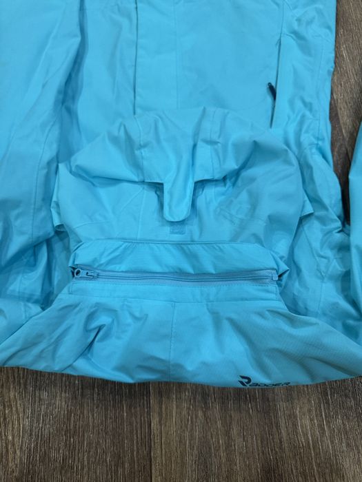 Блакитна вітрівка жіноча Radder
Опис: