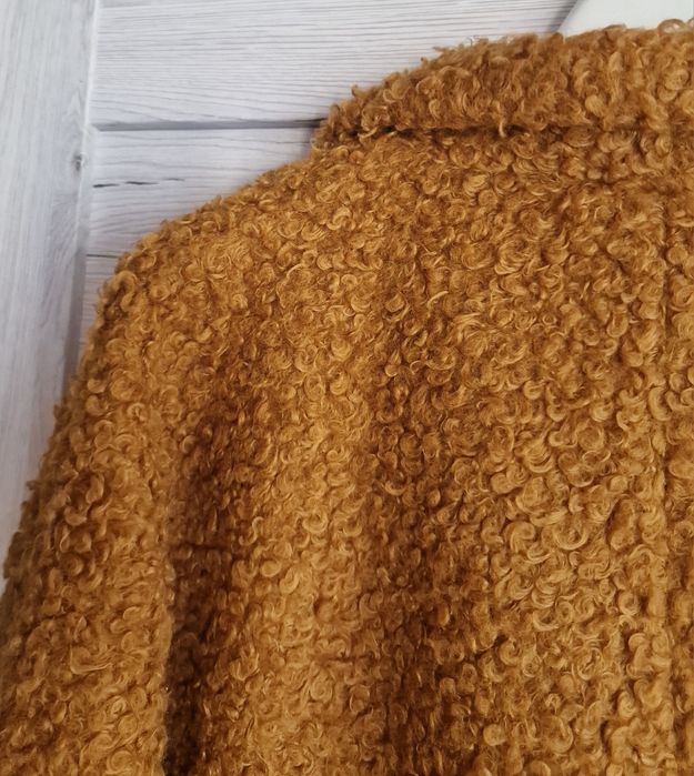 Płaszcz baranek boucle musztardowy F&F 40