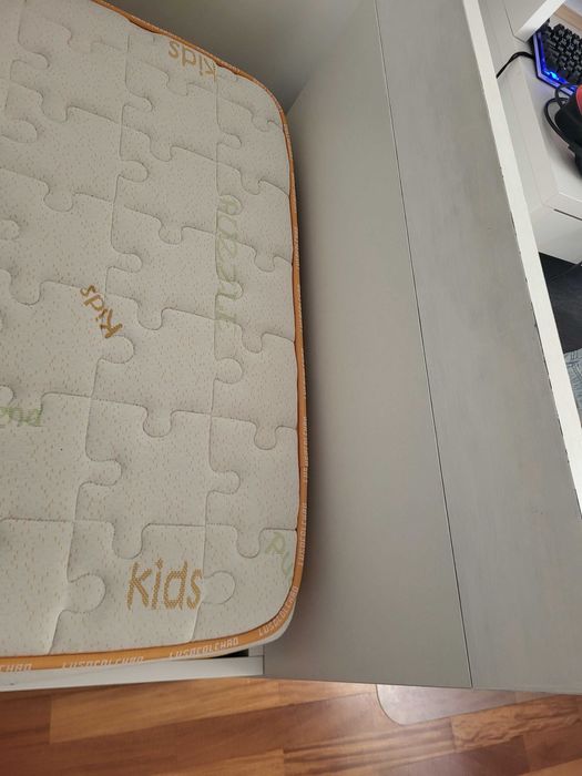 Cama + colchão de criança com arrumação marca Lourini