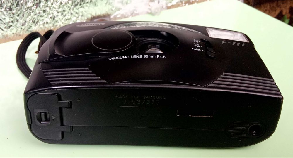 пленочный фотоаппарат Samsung F-111.