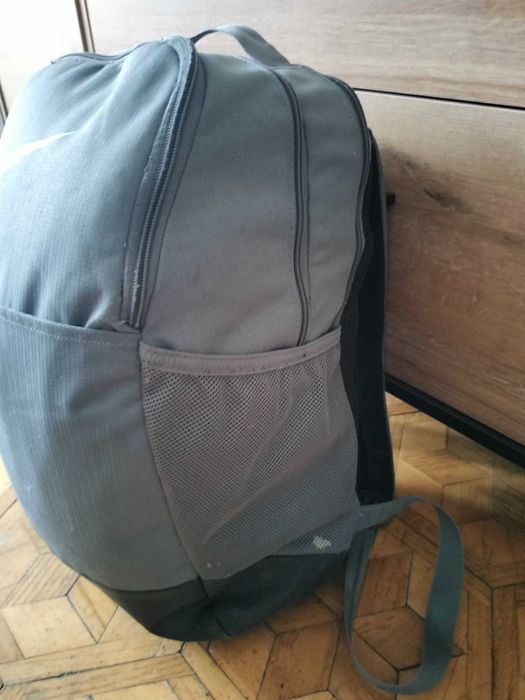szaro-czarny plecak Nike Brasilia 9 dwukomorowy