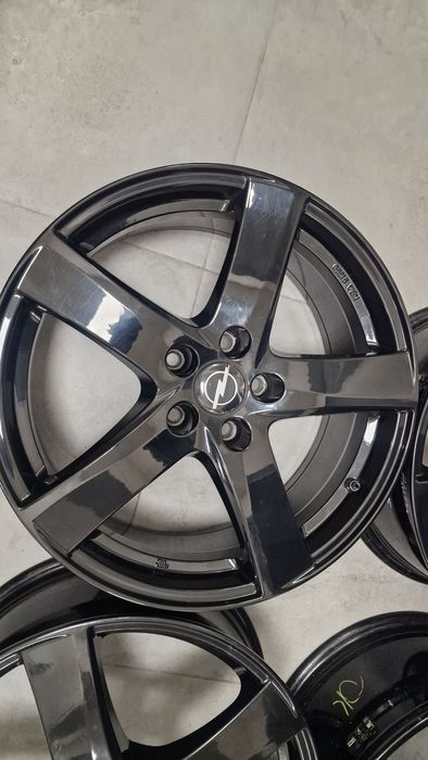 Felgi Alutec Opel Insignia 5x115 7.5J ET41 18" 4 sztuki