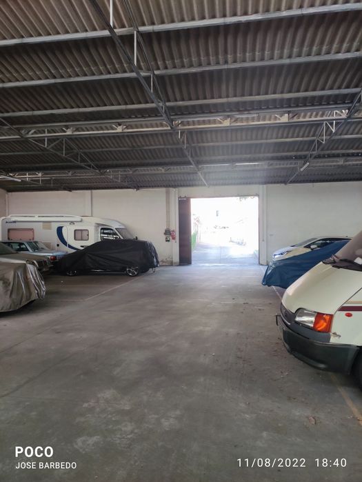 Vende-se Lugar duplo de garagem