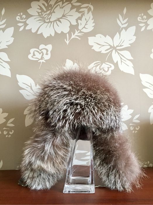 Женская шапка.