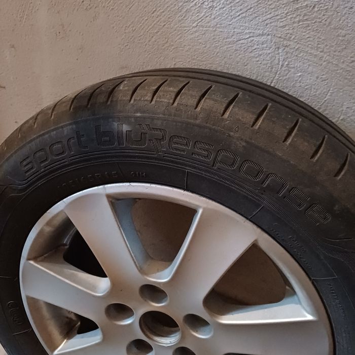 Felgi aluminiowe Dunlop opony letnie VW  golf plus Stojak  Felgi 15 alusy