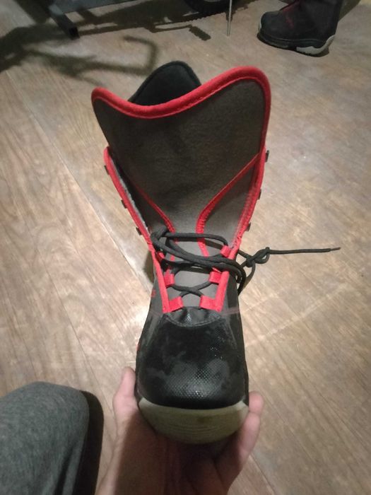 BUTY SNOWBOARDOWE  roz 41 i kask