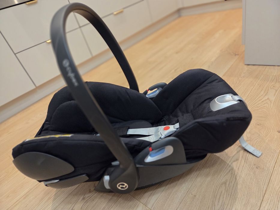 Fotelik nosidełko Cybex Cloud Z i-size z bazą