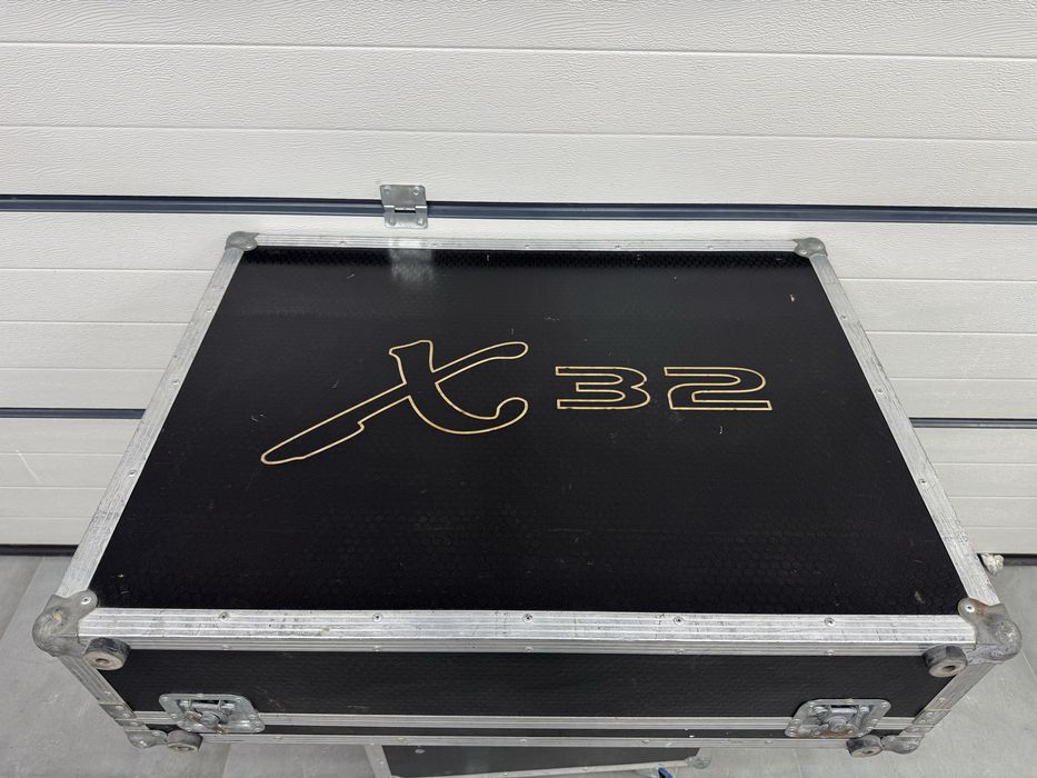 Behringer X32 full w swietnym stanie z casem okazja bardzo mało uzywan