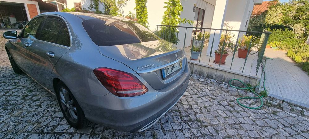 Automóvel Mercedes Benz C200d